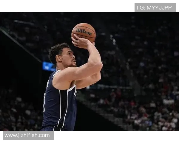 融入得不错!鲍威尔首节9分钟 三分4中2&3罚3中贡献11分2板2助 融入得不错!鲍威尔首节9分钟 三分4中2&3罚3中贡献11分2板2助